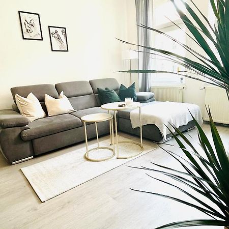 Renoviertes Apartment In Zentraler Lage - Wlan, Smart-Tv, Kueche, Balkon Und Queensize-Bett Fuer 4 Gaeste Erfurt Dış mekan fotoğraf