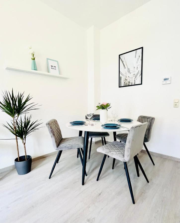 Renoviertes Apartment In Zentraler Lage - Wlan, Smart-Tv, Kueche, Balkon Und Queensize-Bett Fuer 4 Gaeste Erfurt Dış mekan fotoğraf