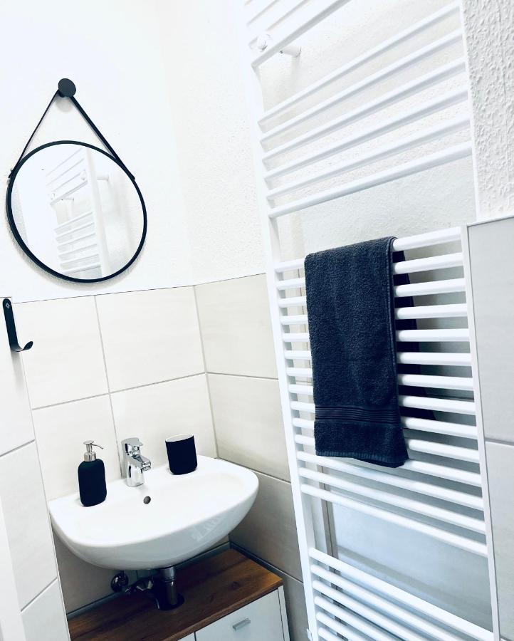 Renoviertes Apartment In Zentraler Lage - Wlan, Smart-Tv, Kueche, Balkon Und Queensize-Bett Fuer 4 Gaeste Erfurt Dış mekan fotoğraf